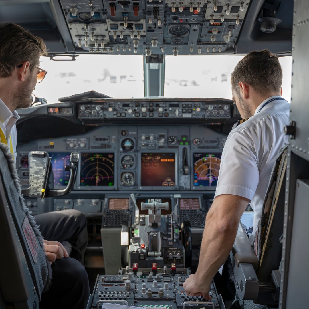 1 airline pilots in cockpit
