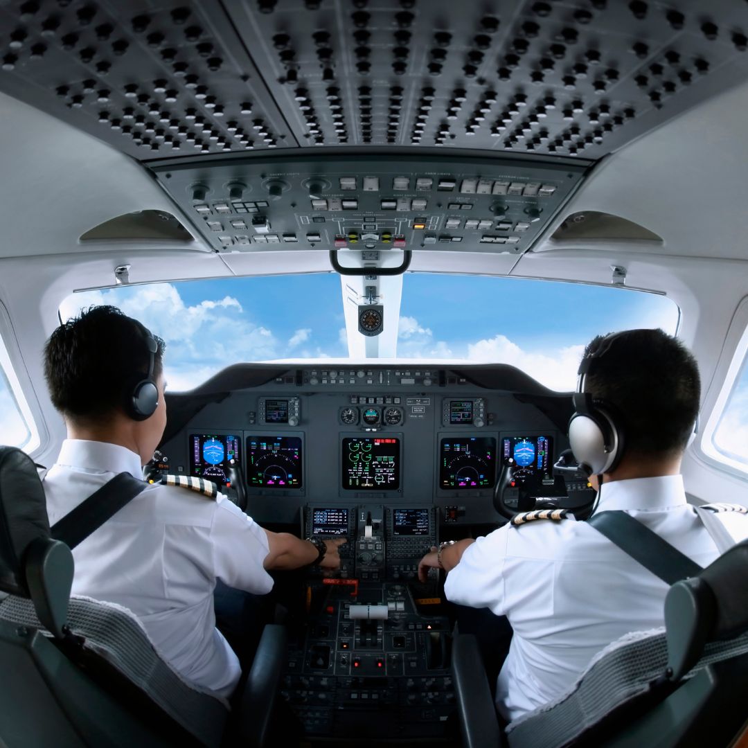 pilots in commercial aircraft