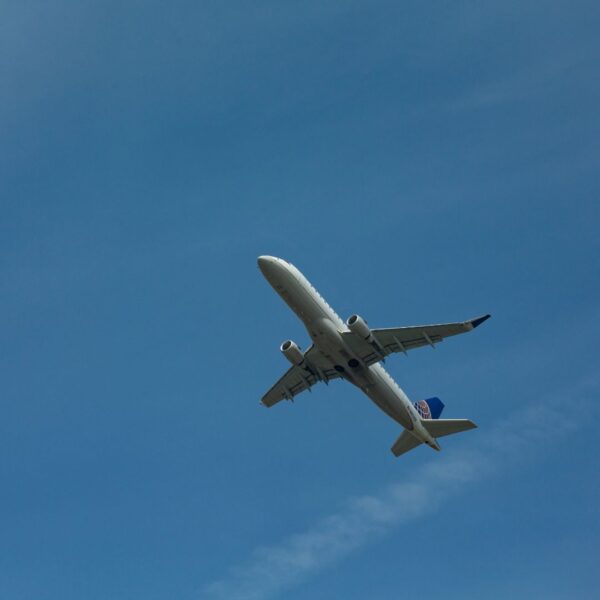 plane flying